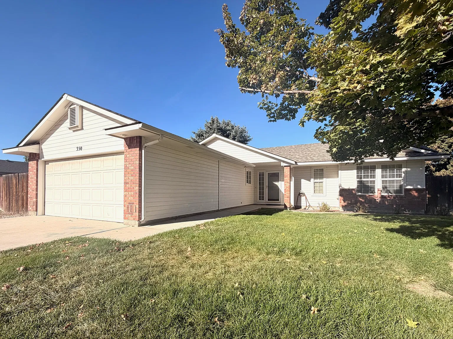 350 W Creekview Drive — Photo 1