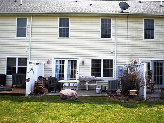 3rd image of 225 Pleasant View Dr