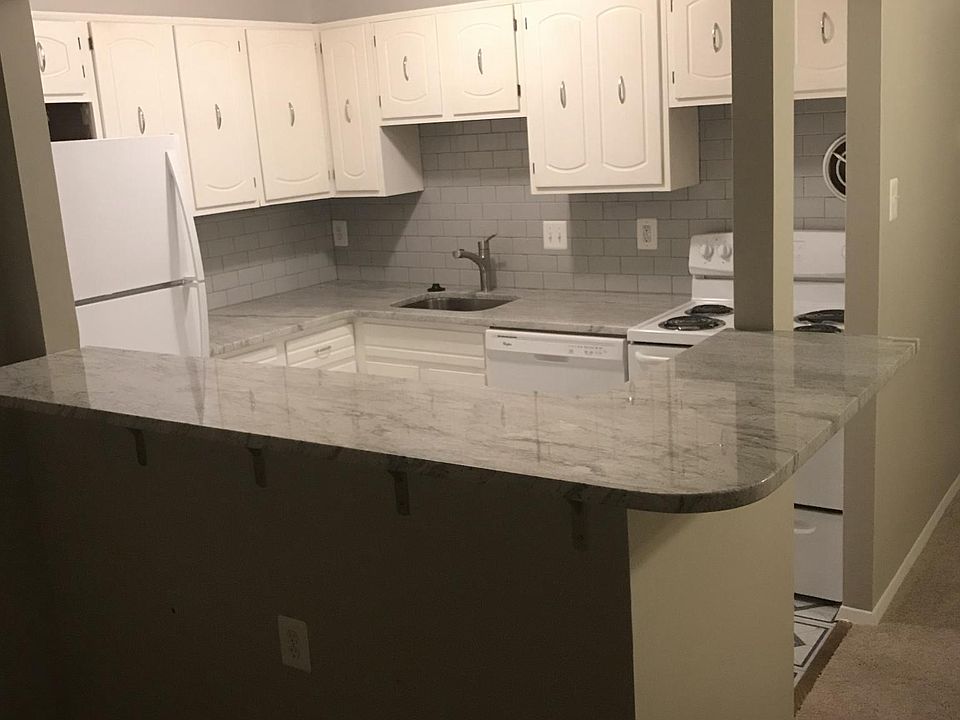 Breakfast Bar/Kitchen