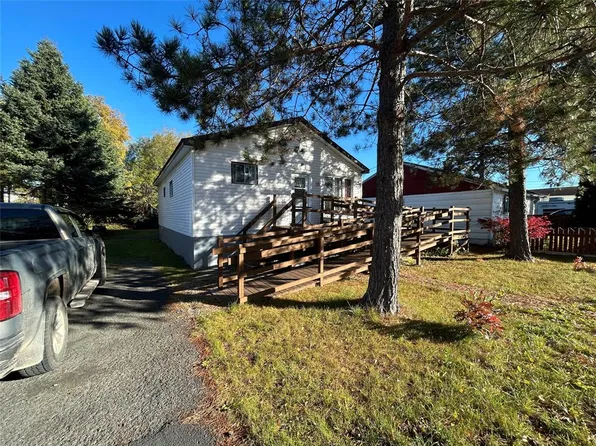 10 Whitmore Street, Grand Falls-Windsor, NL A2B1B8