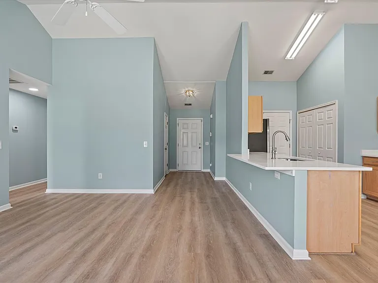 12 Torrey Ln — Photo 9