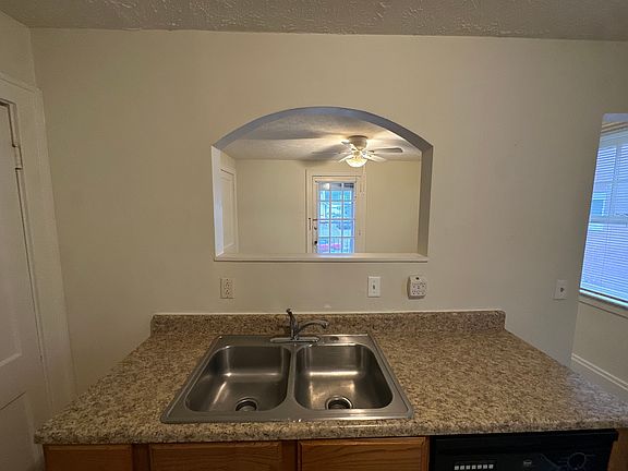 4th image of 3943 Lindley Ave APT 2