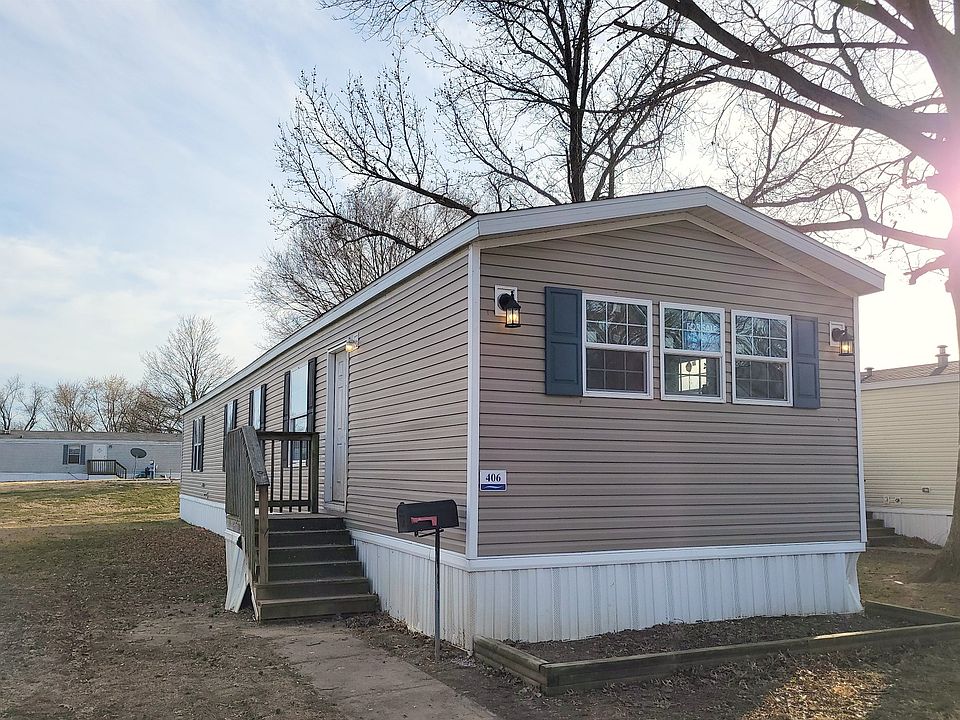 2nd image of 406 Wonderland Dr