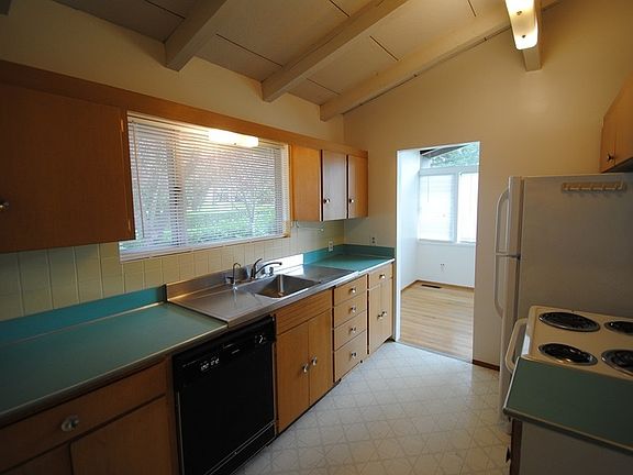 4th image of 1243 106th Pl NE