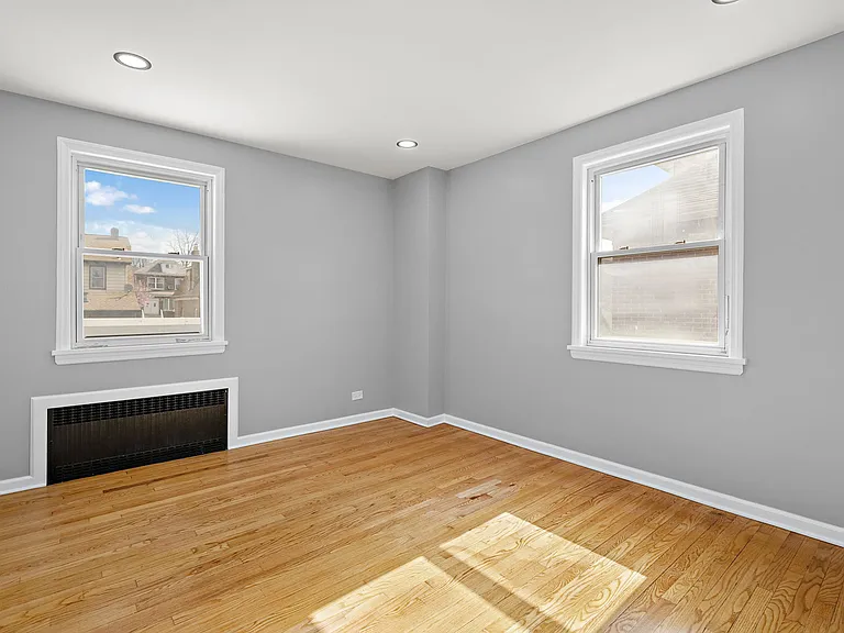 590 Grove Ave #2 — Photo 12