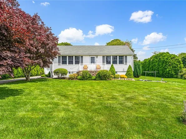 23 Champlin Dr, Westerly, RI 02891