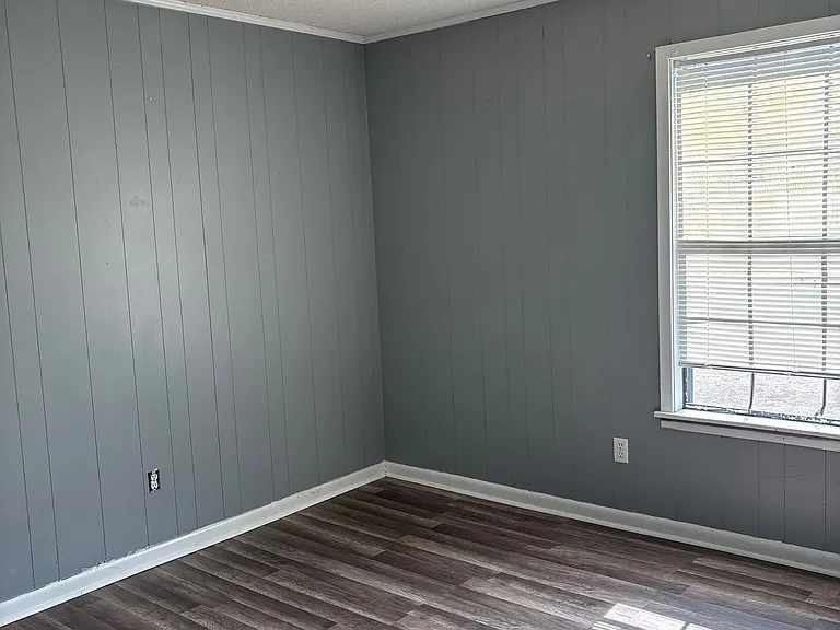 362 Lee St — Photo 2