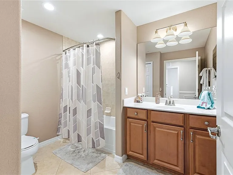 424 Winding Brook Ln #104 — Photo 27