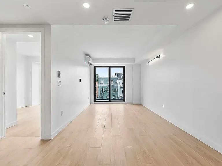 21 Meserole St #403 — Photo 1