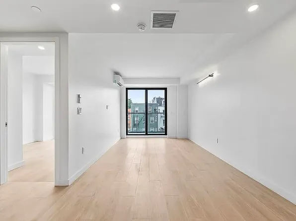 21 Meserole Street image 1 of 8