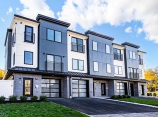 697 S 2nd St, Plainfield, NJ 07060