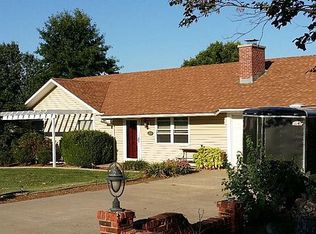 119 Canary Ln, Iola, KS 66749