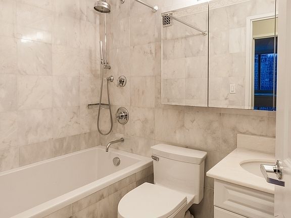 5th image of 30 W 63rd St APT 30E