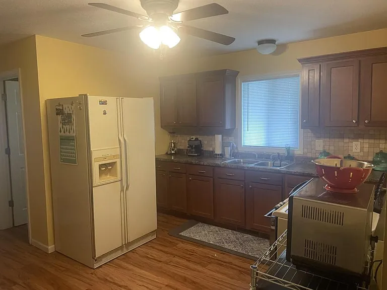 903 Nichols St #B — Photo 5