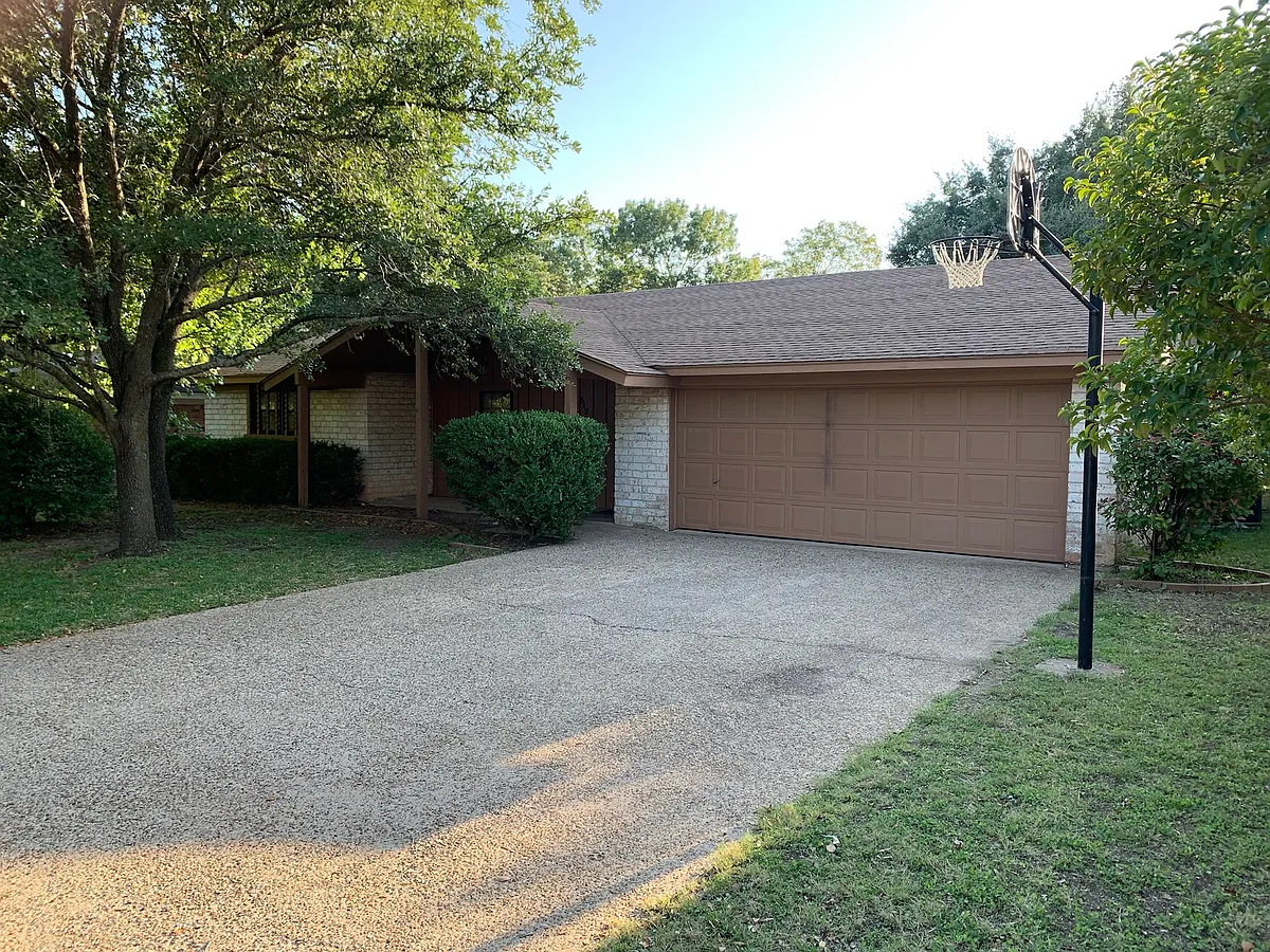 Building Photo - 312 Javelina Dr