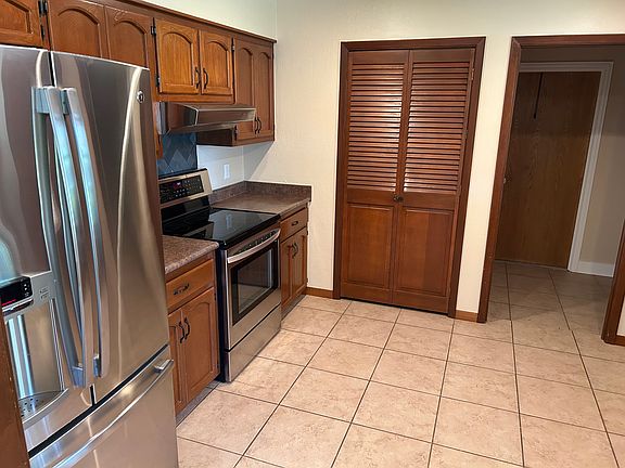 3rd image of 105 Edgewood Dr