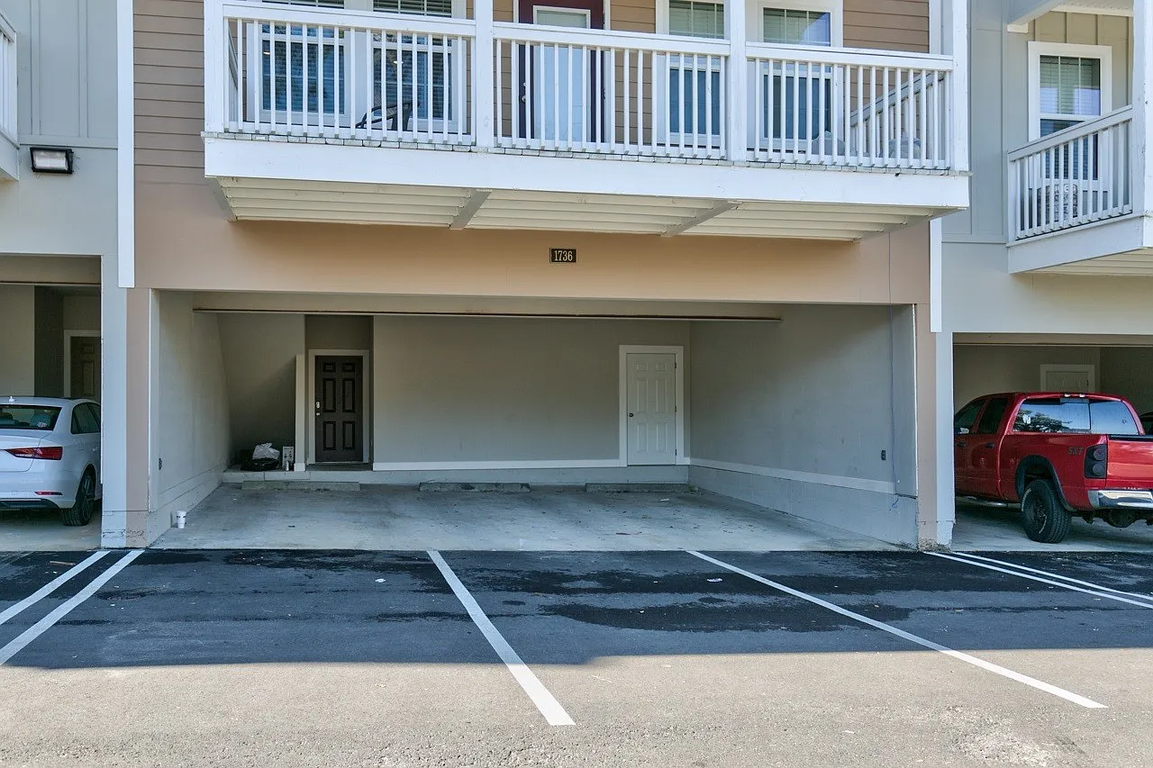 The Balcony — Photo 4