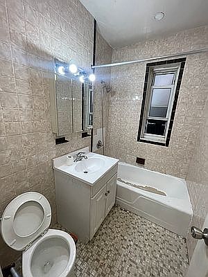 2nd image of 68-64 Yellowstone Blvd #28