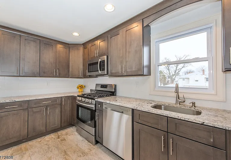 94 Scoles Ave — Photo 2