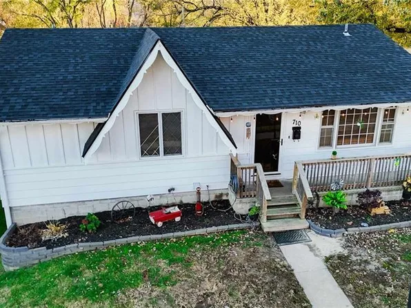 710 Harmon St, Saint Joseph, MO 64504