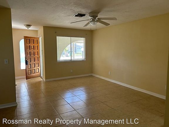 3rd image of 1239 SE 23rd Pl APT B