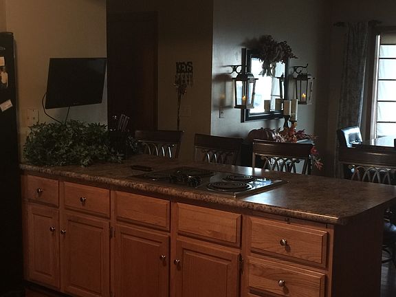 4th image of 1008 Fairway Dr