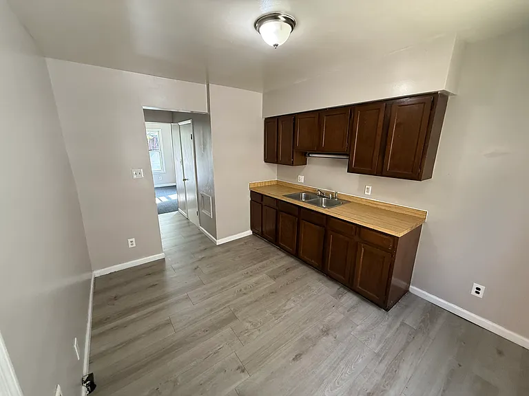 2226 Cudaback Ave #1 — Photo 5