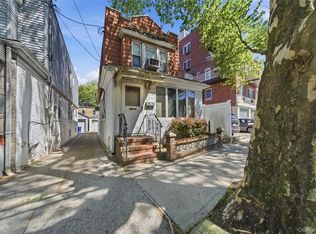 66-71 70th St, Flushing, NY 11379