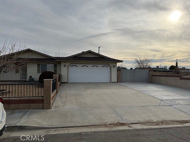 1st image of 24422 Tamarisk Ave