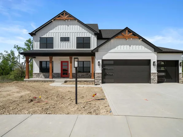 8043 Wyman Dr, Saint John, IN 46373
