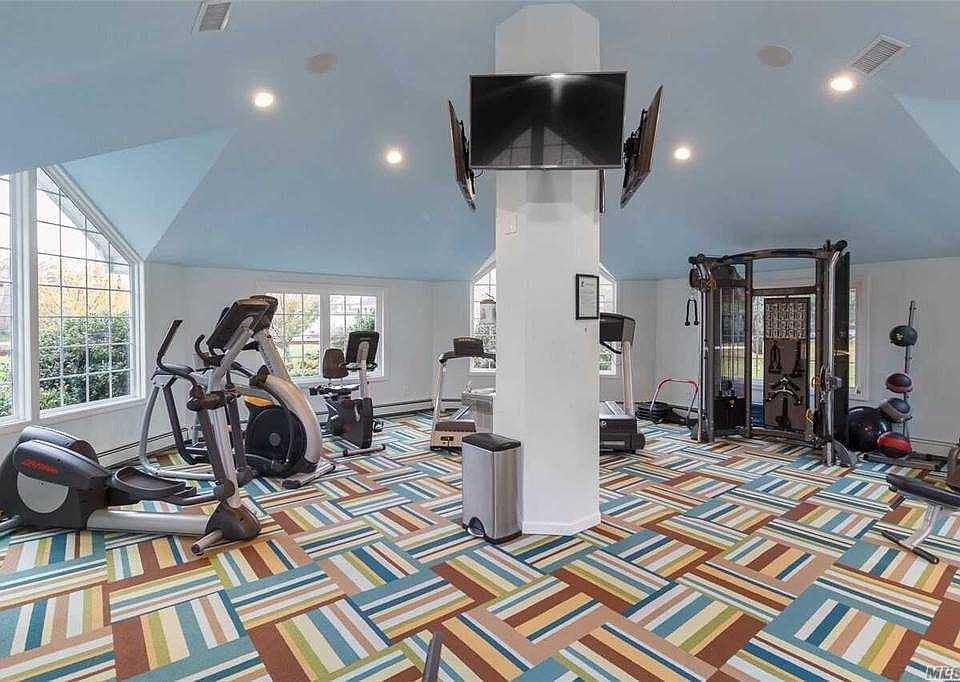 2nd image of 75 Lamplighter Ln APT 2A