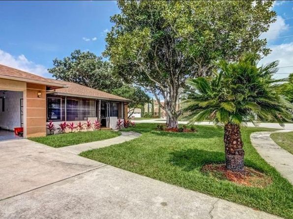8996 Angelica Dr