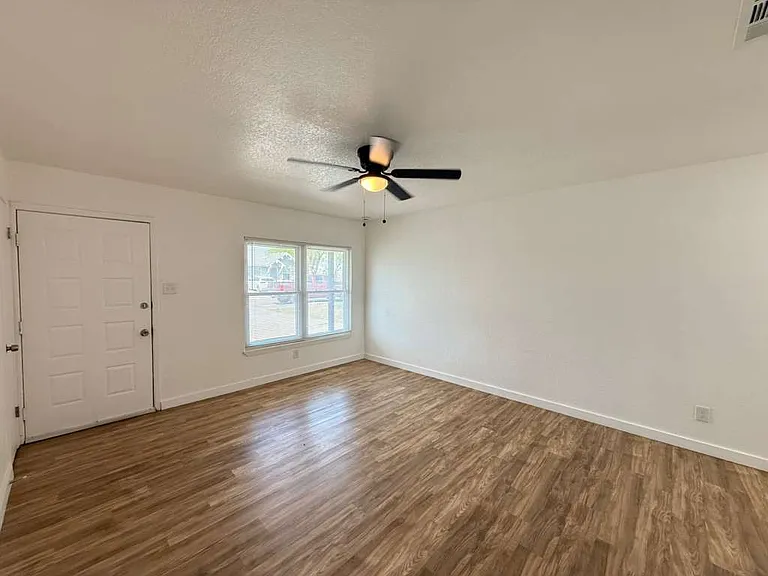 5542 Snow Fox St — Photo 7