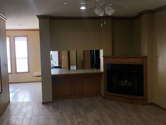4th image of 313 Mitzi Ln