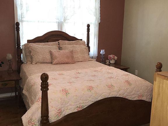 5th image of 141 Old Oak Way