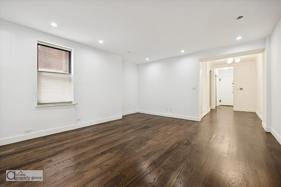 98 Park Terrace East — Photo 2