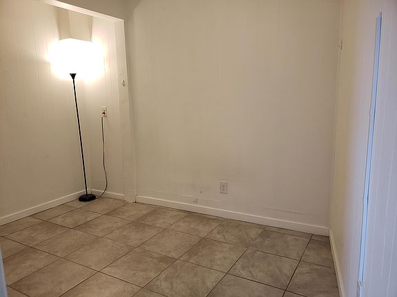 5th image of 195 Gardenia St #3 & 6