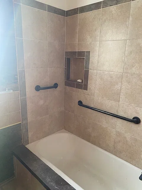 6142 W 63rd Pl — Photo 2