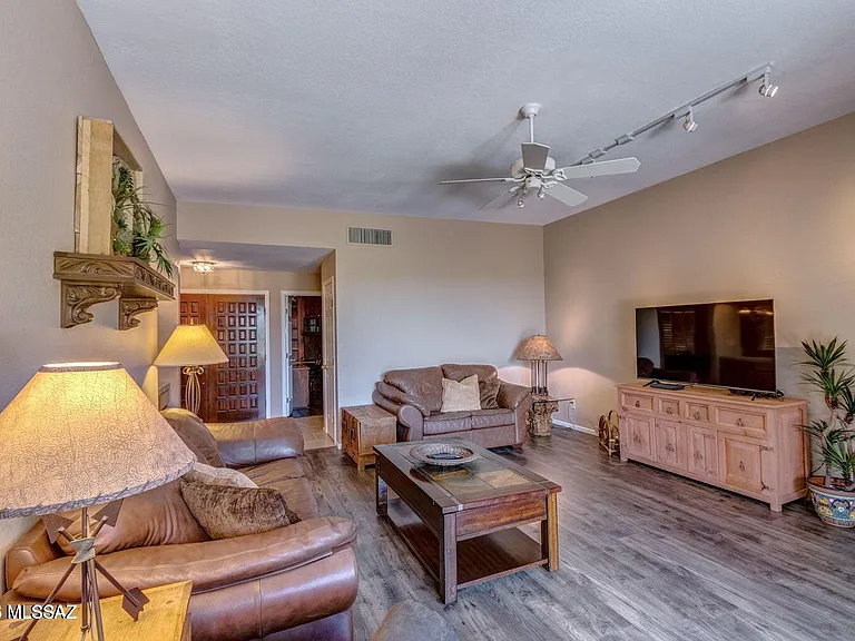836 E Camino Diestro — Photo 25