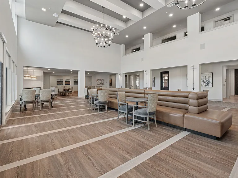 Promenade Apartments — Photo 11