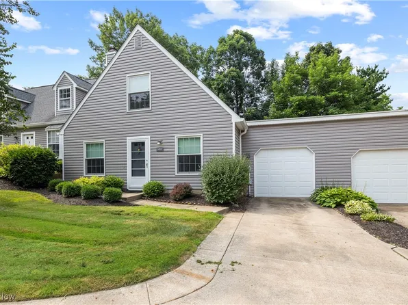 14531 Cross Creek Ln #7, North Royalton, OH 44133