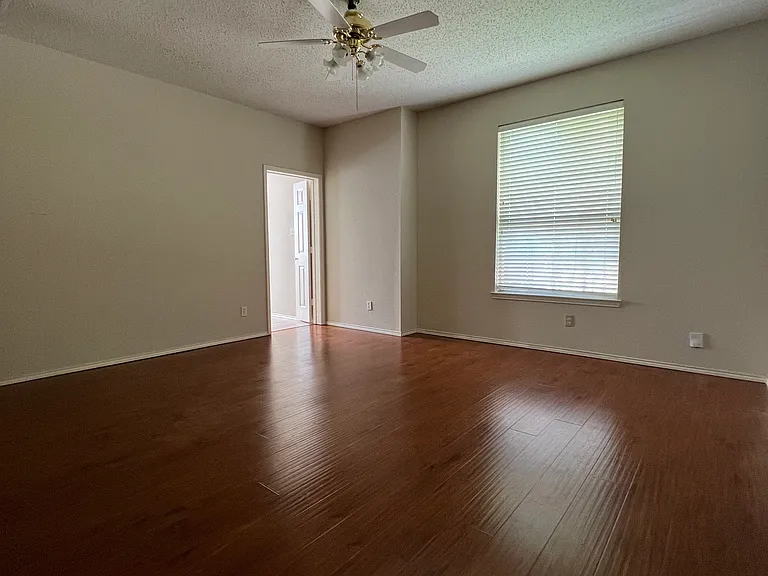 3633 Kimble Dr — Photo 10