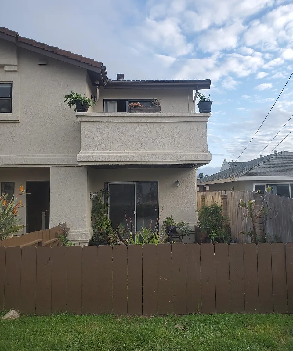 3 bed, 1350 sqft, $900 — Photo 1