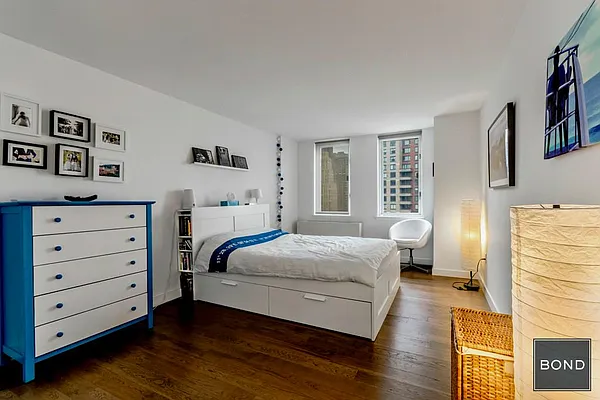 Rented by Bond New York | media 10