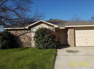 317 NE 28th St, Grand Prairie, TX 75050