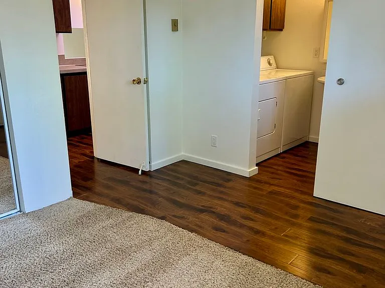 1010-1040 Lansford Dr SE — Photo 8
