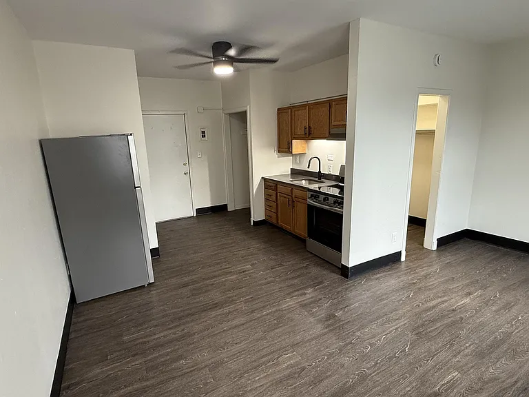 123 E Iowa Ave #3 — Photo 3