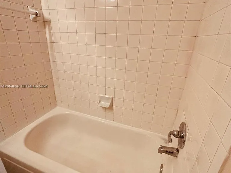 2607 NW 33rd St #2114 — Photo 13