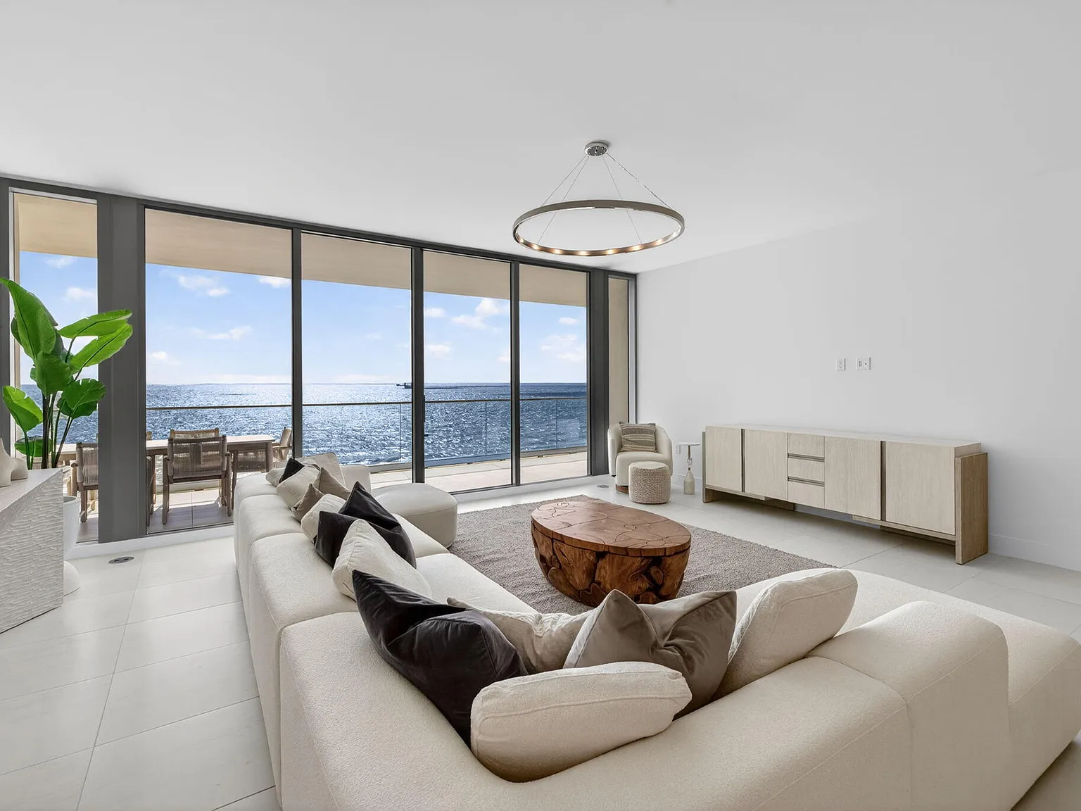 2 bed, 3.5 bath, 2395 sqft, $20,000 — Photo 4