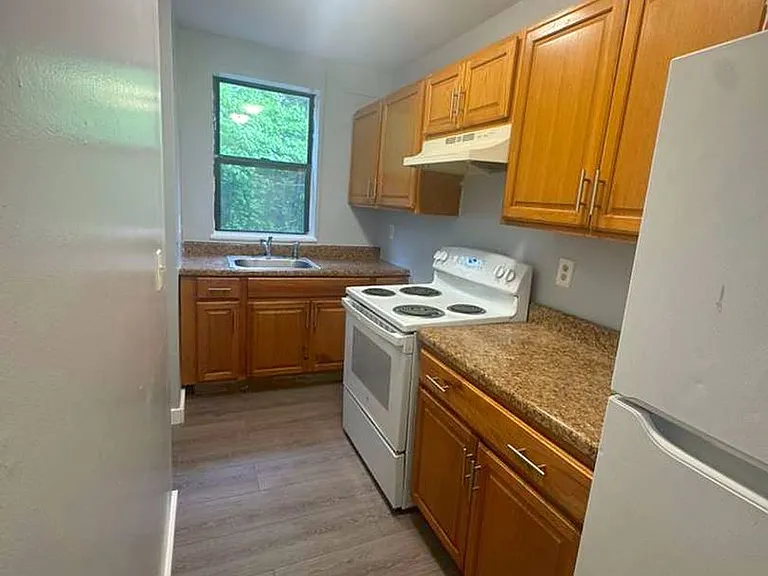 258 Fairmont Ave — Photo 13